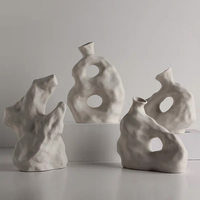 Vase décoratif minimaliste moderne pour la maison, vase à fleurs en céramique blanc unique et bon marché pour la décoration