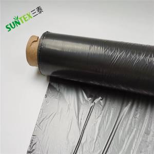 Ldpe <span class=keywords><strong>argent</strong></span>é et noir avec film plastique Uv Perforateur Couvre-sol Plastique PE Film de paillis agricole noir - Product Image 1