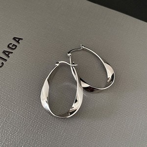 <strong>Hardware</strong> Girl Hoop <strong>Earrings</strong> Niche Design High-end Ear Buckle Plain Circle Mbius Alloy Electroplated Trendy Wedding Women - Product Image 3