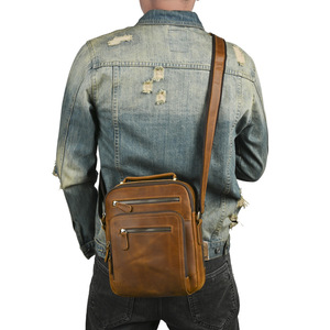 กระเป๋าสะพายข้างหนังเครซี่ฮอร์สสีน้ำตาลเข้ม มีซิปหลายช่อง กระเป๋าเดินทางสำหรับผู้ชาย กระเป๋าเดินทางเพื่อธุรกิจ ทันสมัย - Product Image 1