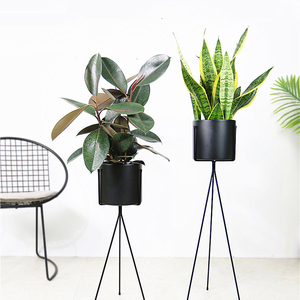 Support de pot de fleurs en métal avec revêtement en poudre, style vintage, pour intérieur/extérieur, avec éclairage LED pour jardin - Product Image 3