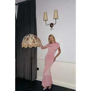 Robe de soirée rose basique avec détail volanté - Product Image 2