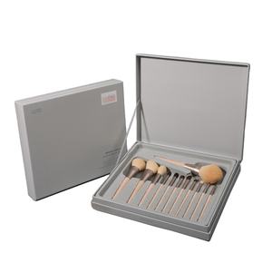 OMET kozmetik makyaj fırçası ambalaj hediye kutusu kabartma geri dönüşümlü malzemeler ile özelleştirilebilir boyut ve Logo - Product Image 1