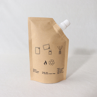 Sacs d'emballage biodégradables et réutilisables debout en papier kraft pochette personnalisée sac pochette à bec verseur sac de jus cosmétique Doypack avec bec