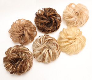 Vente en gros <span class=keywords><strong>Chignon</strong></span> synthétique bouclé <span class=keywords><strong>Chignon</strong></span> <span class=keywords><strong>Postiche</strong></span> Chouchou Extension de cheveux en forme de beignet Utilisation de <span class=keywords><strong>mariage</strong></span> - Product Image 6