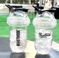 Bouteille d'eau personnalisée de 16oz 500ml en forme de capsule anti-fuite PC blanche transparente et transparente pour shaker de fitness en plein air