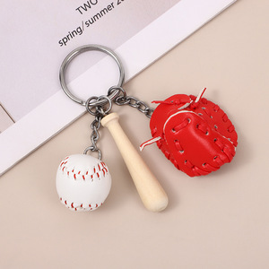 Nouveau porte-clés en cuir créatif pour baseball, ensemble de trois pièces comprenant un pendentif pour sac, pour couples, porte-clés en métal durable - Product Image 4