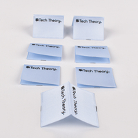 Étiquette de vêtement de taille de prix numérique sur mesure votre logo étiquettes tissées souples avec pli en boucle centrale