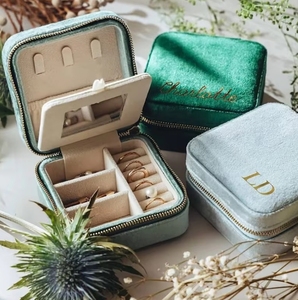Portable Round Square Velvet Jewelry Box Organizer with Mirror Wholesale <b>Storage</b> Case for Necklaces <b>Rings</b> Packaging - Product Image 4