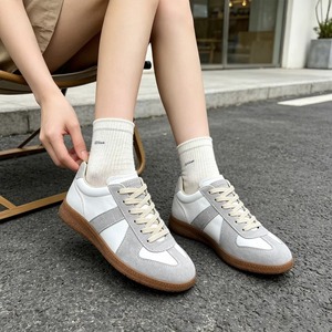 Nuevos Zapatos Casuales Versátiles de Moda para Mujer, Estilo Idéntico al de las Celebridades de Internet, Zapatos Deportivos Casuales Blancos con Cordones - Product Image 4