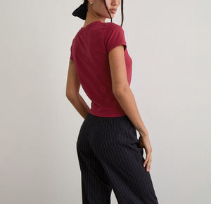 Camiseta Básica de Mujer, Corte Ajustado, Color Borgoña, Manga Corta, Algodón Elástico, Color Sólido, Estilo Casual - Product Image 3