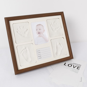 Marco de Fotos de Madera para Recién Nacidos 2026, Kit de Marco de Fotos con <span class=keywords><strong>Huellas</strong></span> de Manos y Pies de Bebé en Arcilla, Regalo para Baby Shower - Product Image 2