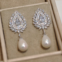 Pendientes de tuerca de pera de hoja nueva, pendiente de Zirconia cúbica de Boda nupcial a la moda para mujer, regalo de cumpleaños E71