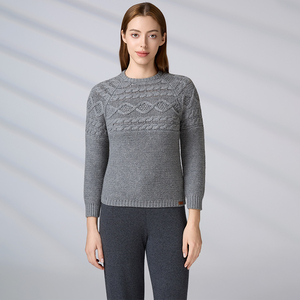 Pull en tricot pour femmes OEM/ODM, hiver, logo personnalisé brodé, manches longues, gris, pull en tricot torsadé pour femmes - Product Image 1