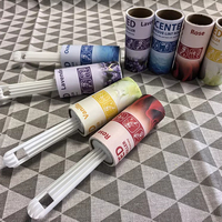 Rouleau à peluches adhésif parfumé efficace pour éliminer les poils et les fibres d'animaux Outil de soin pratique pour la maison et la voiture