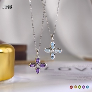 จี้รูปใบโคลเวอร์สี่แฉกทำจากคริสตัลธรรมชาติใหม่ สร้อยคอเงินแท้ s925 สำหรับผู้หญิง ของขวัญสุดสร้างสรรค์ - Product Image 2