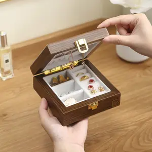 Caja de almacenamiento de joyas de madera de nogal hecha a mano con cajones de diseño cuadrado duradero cajas de reloj ecológicas de lujo pintadas a medida