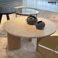 Table basse ronde de luxe moderne NORYA avec plateau en marbre naturel et pieds en chêne massif, table centrale pour meubles en bois pour la maison
