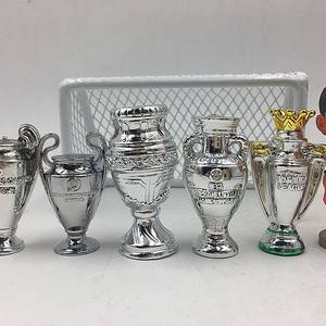 Trofeo de Resina Chapado en Oro de Small World Sports, Premio de Fútbol, Llavero para Fanáticos del Fútbol, Ecológico, Marca RAYSYN, Trofeos de Bienvenida - Product Image 4