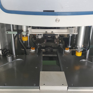 3 công cụ <span class=keywords><strong>uPVC</strong></span> <span class=keywords><strong>Windows</strong></span> máy làm sạch góc <span class=keywords><strong>CNC</strong></span> - Product Image 6