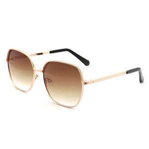 2025 New Fashion Designer Ladies Sun Glasses with High Quality UV400 Luxurious Gold-rimmed Metal Sunglasses for Women - Product Image 4