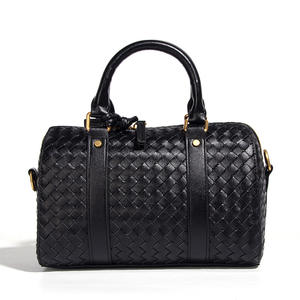 2025ใหม่ขายดีกระเป๋าสะพายไหล่แบบมือถือหนังวัวทอรูปเพชรสำหรับผู้หญิงกระเป๋าหมอนสำหรับเดินทางธุรกิจเข้ากับทุกชุด - Product Image 2