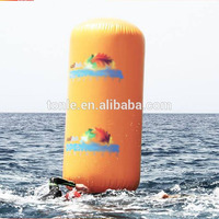 Bouée de marquage flottante gonflable personnalisée, bouée pyramidale gonflable à vendre, fournisseur de bouées triangulaires gonflables pour régates