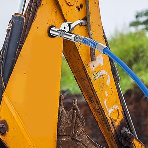 Coupleur de pistolet à graisse à dégagement rapide Strong Lock 10000 PSI avec matériau en acier pour tuyau flexible à ressort de 12 \" - Product Image 4