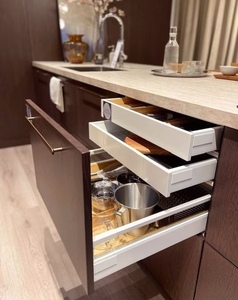 Armários de Cozinha Modulares em Madeira Maciça OEM/ODM Personalizados com Portas Planas Estilo Shaker Ecológicas e à Prova de Fogo RTA Direto da Fábrica para Residências - Product Image 6
