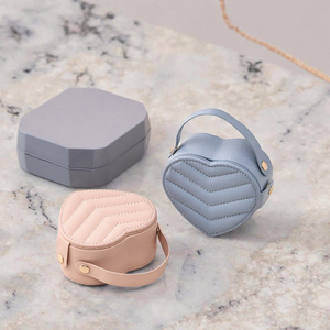 <b>Heart</b>-<b>shaped</b> Quilted PU Leather Jewelry <b>Box</b> With Carry Handle, Small Portable Jewellery Organizer For Gift Packing - Product Image 3