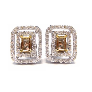Boucles d'oreilles solitaires Hong Kong en or blanc 18 carats avec diamant de haute qualité, style vintage, pour fiançailles, anniversaire, mariage, fête, cadeau brillant - Product Image 1