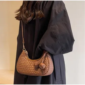 Toptan özel dokuma çanta kadın PU messenger cep telefonu çanta lüks 2024 omuz çantaları kızlar için askılı çanta