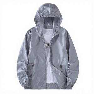 Blouson bomber gris clair à capuche et fermeture éclair, unisexe, décontracté, écologique, en polyester à séchage rapide, vêtement d'extérieur standard pour l'hiver, coupe classique - Product Image 2