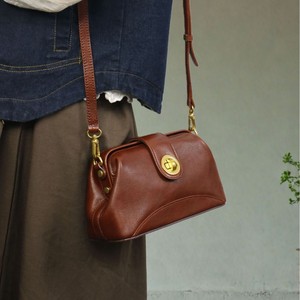 Bolso de Hombro de Cuero Vintage para Mujer, Color Café, Cierre con Candado, Estilo Cuadrado Horizontal, Bandolera, Primavera 2025 - Product Image 2