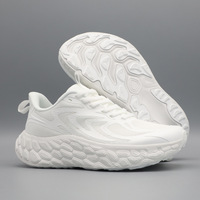 Chaussures décontractées respirantes en maille à bout large et largeur généreuse ; Baskets légères modèle 7621 unisexe disponibles en grandes tailles pour la course
