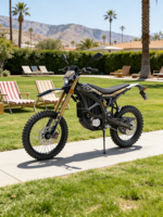 Moto tout-terrain Surron Ultra Bee 24.5KW 2026 avec rétroviseur et kit route