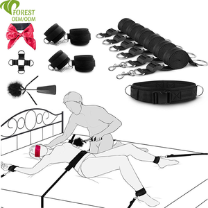 Çiftler için Ayarlanabilir Yatak Kayışları ve Boyundan Bilekten Bağlama Aparatlı Seks Köleliği Kısıtlamaları BDSM Seti - Product Image 1