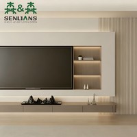 Meuble TV mural de luxe sur mesure avec vitrine en verre fumé, panneau latéral cannelé, console flottante et éclairage LED encastré
