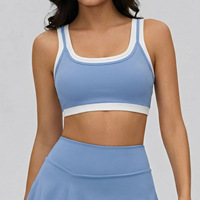 Soutien-gorge de sport solide à col carré, double bretelle, rembourrage amovible, respirant, séchage rapide, maintien moyen, idéal pour le yoga et la gym