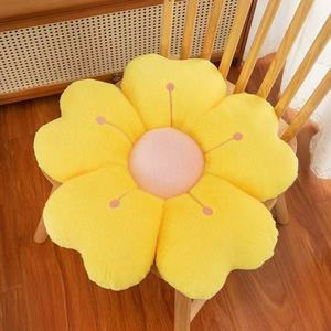 Nouveau coussin décoratif en forme de fleur 2025 pour lit et canapé, coussin mignon pour dortoir, coussin de sol - Product Image 2