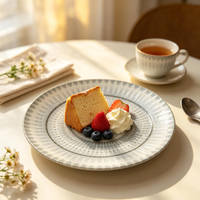 Assiette de Présentation en Porcelaine à Design Radial Créatif 20,5 cm, Luxe Géométrique, Compatible Lave-Vaisselle pour Mariages, Banquets et Décorations de Fête