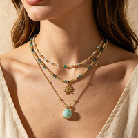 Collier superposé plaqué or 18 carats avec pendentif soleil, style bohème, perles d'amazonite naturelle, ras-de-cou empilable, bijoux de plage en pierre bleue pour femme