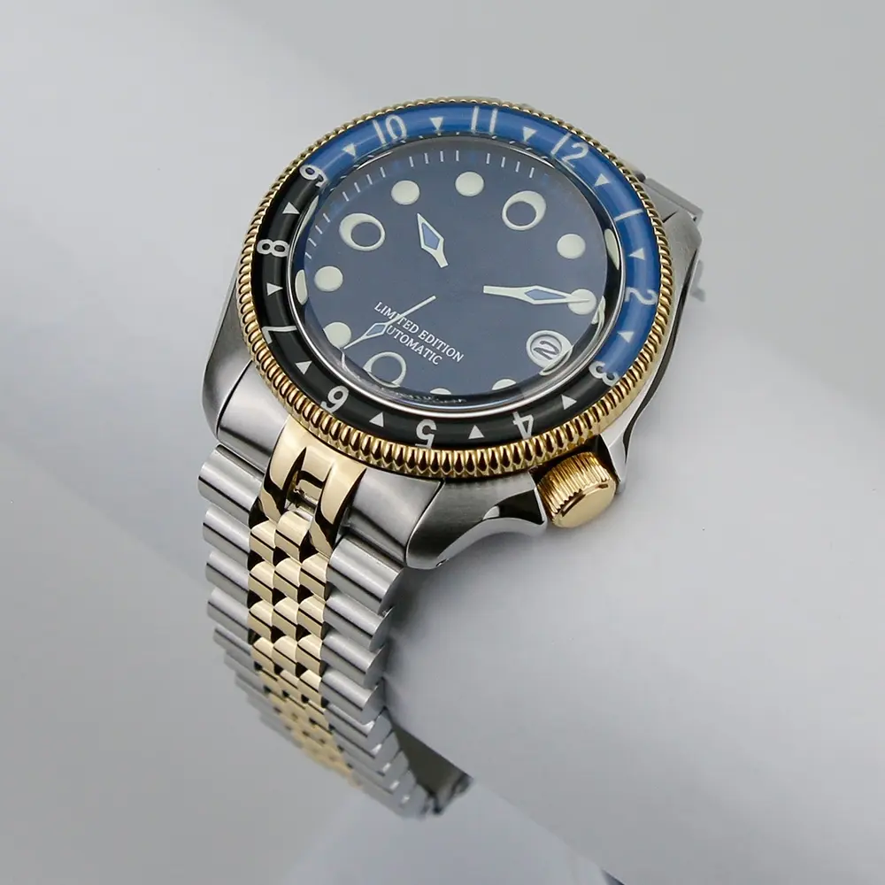 Classical SKX 4H Clock NH35 Automatic Super Luminous Face and Glass Inserts Men's Wrist Watch