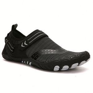 Baskets noires en maille à enfiler, respirantes, avec embout renforcé, semelle extérieure en caoutchouc, semelle intermédiaire en EVA, toutes saisons, couleur unie, chaussures pour hommes - Product Image 1