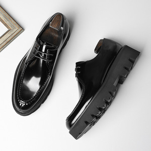 Bottes courtes en cuir véritable pour homme de luxe et de haute qualité, à lacets polis, idéales pour les occasions formelles professionnelles - Product Image 1