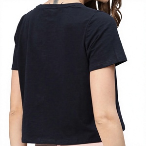 เสื้อครอปท็อปผู้หญิง แขนสั้น คอกลม ผ้าถัก ระบายอากาศได้ดี ผ้าฝ้าย 100% สวมใส่สบายๆ ในฤดูร้อน รับสกรีนโลโก้ ทรงปกติ - Product Image 3