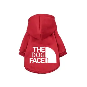 निर्माता नई डिजाइन फैशन हुडी कुत्तों के सहायक उपकरण और कपड़े पिल्ला पालतू कपड़े आउटफिट कुत्ते हुडी परिधान कुत्ते के कपड़े