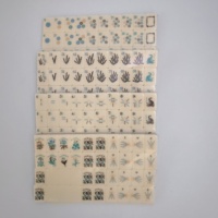 En stock : Ensemble de Mahjong américain de luxe en acrylique blanc, gravé sur mesure, avec plateau à motif quadrillé marron et pions en forme d'algues marines, coffret cadeau de jeu de société pour les fêtes