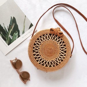 <span class=keywords><strong>Sac</strong></span> à bandoulière <span class=keywords><strong>rond</strong></span> <span class=keywords><strong>en</strong></span> rotin tissé à la main <span class=keywords><strong>sac</strong></span> à main <span class=keywords><strong>en</strong></span> <span class=keywords><strong>osier</strong></span> <span class=keywords><strong>sac</strong></span> à main <span class=keywords><strong>en</strong></span> paille femmes <span class=keywords><strong>sac</strong></span> à bandoulière sacs <span class=keywords><strong>en</strong></span> bambou femmes - Product Image 2