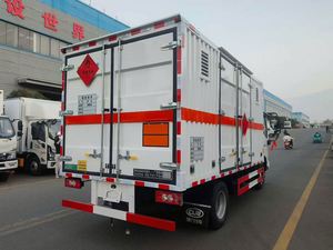 Camion de transport de liquides inflammables Foton Aoling, camion de transport de marchandises de type caisse, camions « Fabriqués en Chine » - Product Image 3